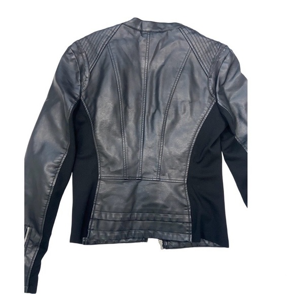 Women's Black Leather Jacket - Picture 4 of 4